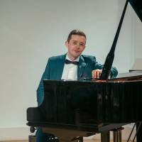 Pianist, Online Piano Teacher (photo 1)