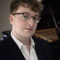 Classical Pianist (photo 1)