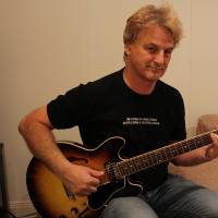 Solo Guitarist (photo 3)