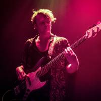 Dion Schuur, Bassplayer